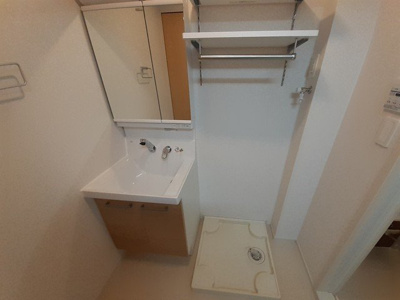 【洗面所】 | グラース滝井 | スペースが確保できる洗面所です