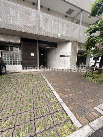 レジディア代々木Ⅱのエントランス|毎日通るエントランスはこのようになっています