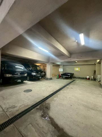 103大稲マンションの駐車場