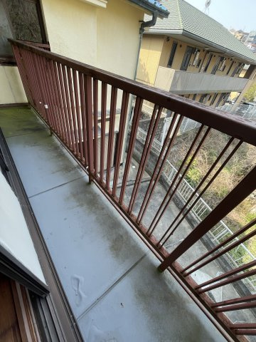 里山町住宅のバルコニー