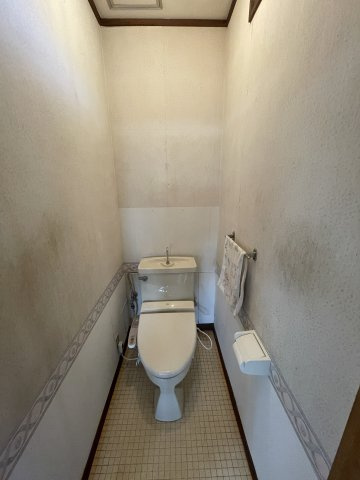 里山町住宅のトイレ