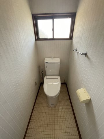 里山町住宅のトイレ