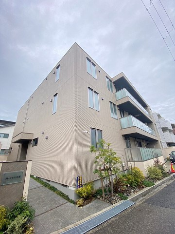 プレシャス小松の外観