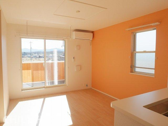 パストラルⅡの居間・リビング|当社、チルホームのHPもご覧ください(^^)/物件情報多数♪