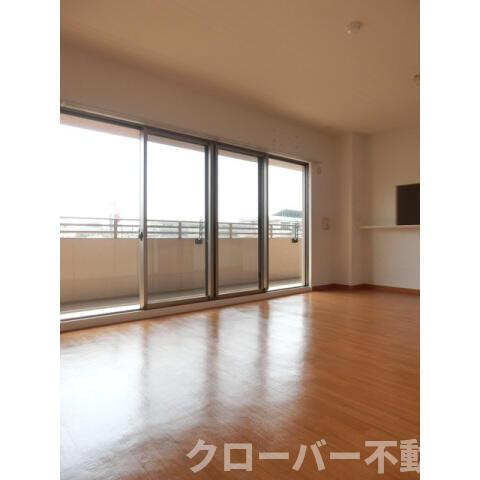 ＧＲＡＮＤＩＡ学園通りの居間・リビング