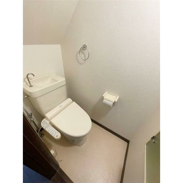 鎌倉市佐助１丁目のアパートのトイレ