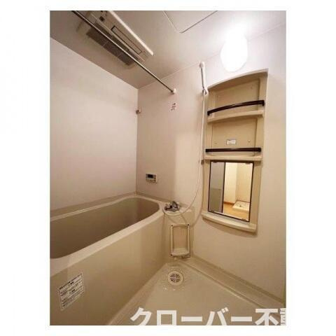 アヴァンセ田村の浴室
