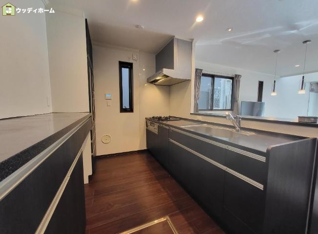 川口市安行出羽　中古一戸建てのキッチン