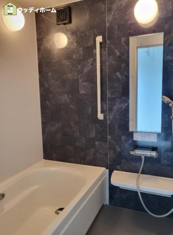 川口市安行出羽　中古一戸建ての浴室