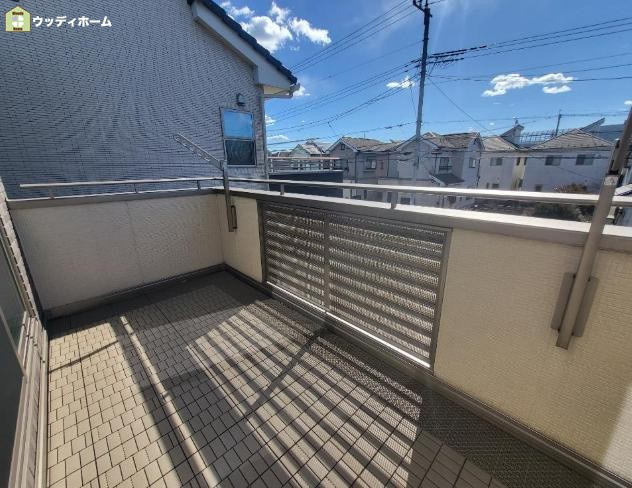 川口市安行出羽　中古一戸建てのバルコニー
