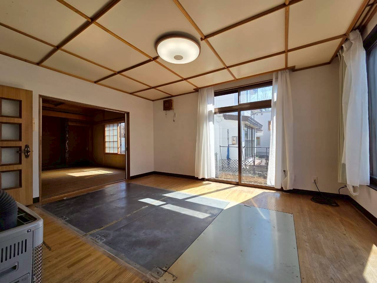 美原1丁目　中古住宅の居間・リビング