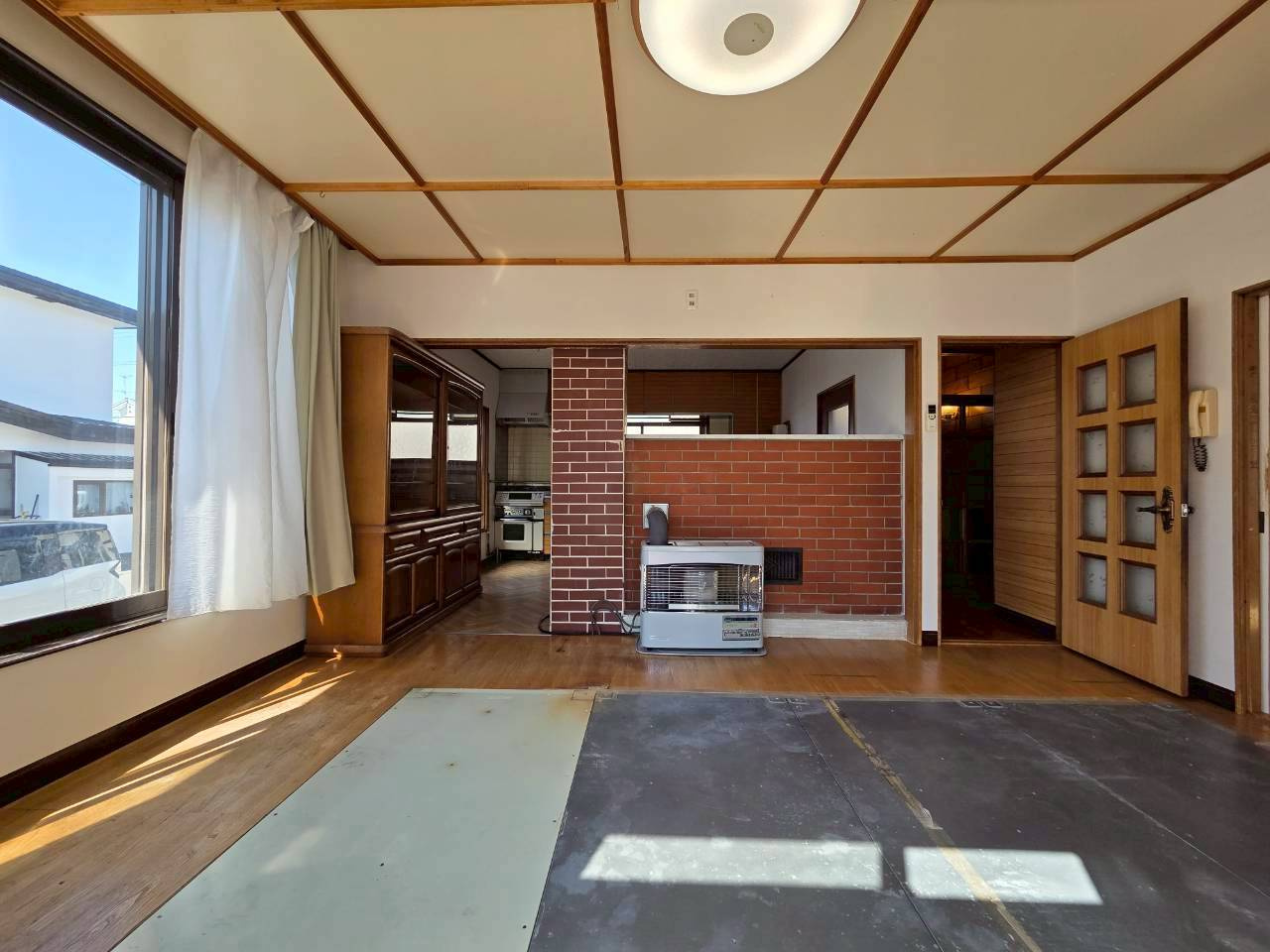 美原1丁目　中古住宅の居間・リビング