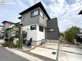 草加市新里町　中古一戸建ての外観