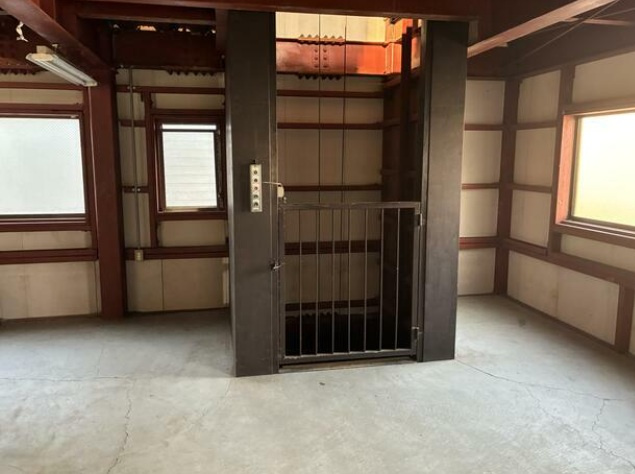 所沢市けやき台２丁目の倉庫