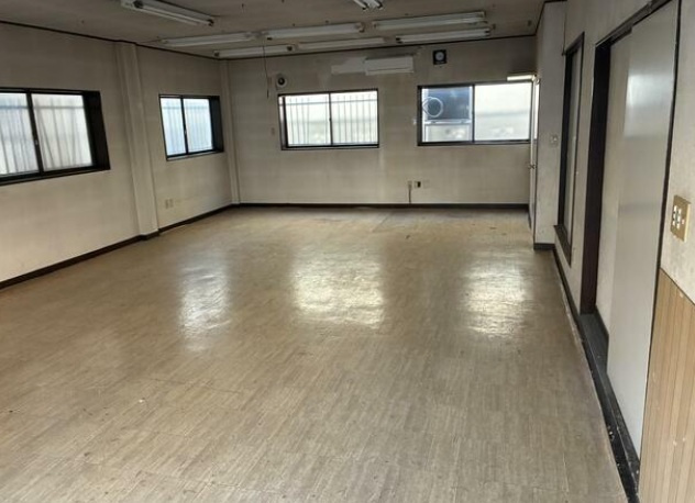 所沢市けやき台２丁目の倉庫