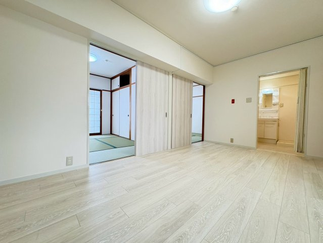 第２三宅コーポの居間・リビング