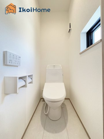 明石市二見町東二見　全7棟1期　F号棟　新築戸建のトイレ|【ホームページに現地動画掲載中】●年中無休：当日予約可●ウォシュレット、暖房便座標準装備。