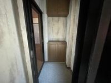 【駐車4台可】高知市神田　中古一戸建ての玄関|充実したシューズボックスで、玄関すっきり！