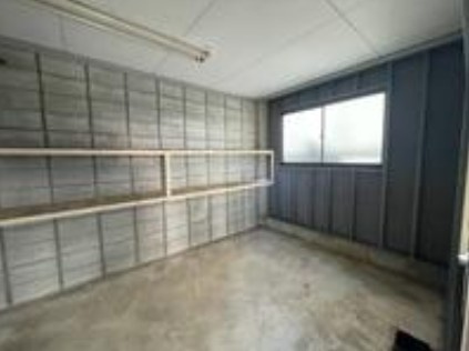 【駐車4台可】高知市神田　中古一戸建ての収納|広々とした収納付き。自転車やバイクの保管にも便利です♪