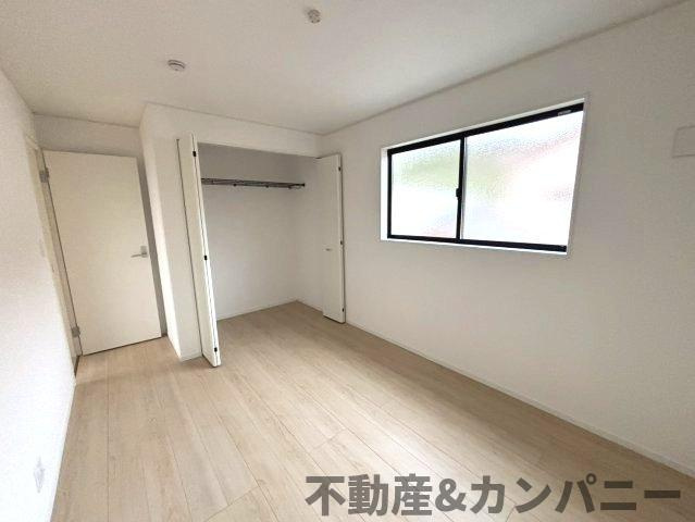 クレイドルガーデン北吉田第2－1号棟　松山市北吉田町の新築戸建の洋室|使い勝手のいい洋室です