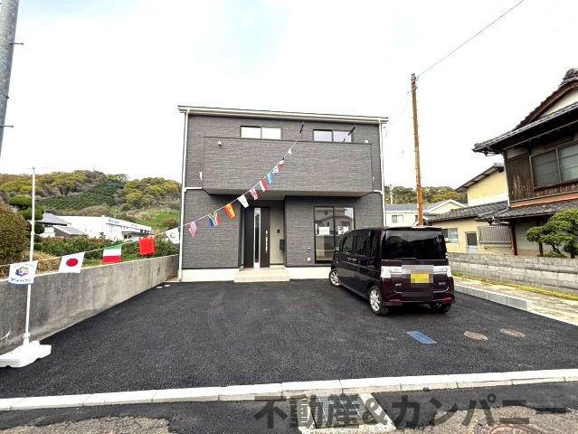 クレイドルガーデン北吉田第2－1号棟　松山市北吉田町の新築戸建の駐車場|駐車場に車を止められます