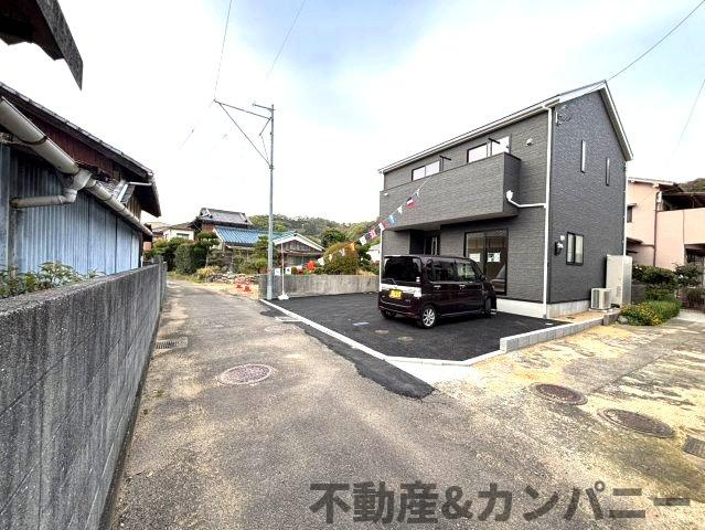 クレイドルガーデン北吉田第2－1号棟　松山市北吉田町の新築戸建の前面道路含む現地写真|前面道路含む現地写真です