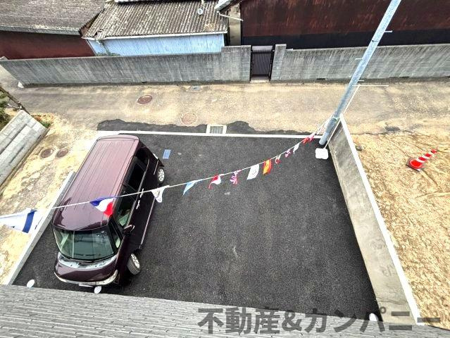 クレイドルガーデン北吉田第2－1号棟　松山市北吉田町の新築戸建の駐車場|駐車スペースもあります