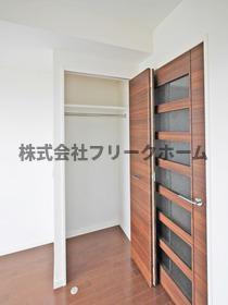 三鷹市下連雀４丁目の賃貸マンションの収納