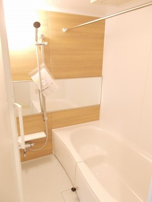 茅ヶ崎市室田１丁目のアパートの浴室