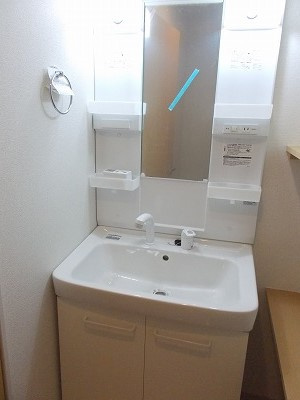 茅ヶ崎市室田１丁目のアパートの洗面所