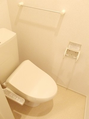 茅ヶ崎市室田１丁目のアパートのトイレ