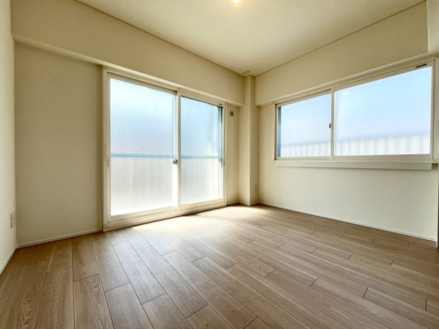 チサンマンション第五江坂の洋室