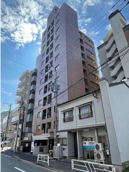 ダイアパレスエクセーブル九州大学前のエントランス