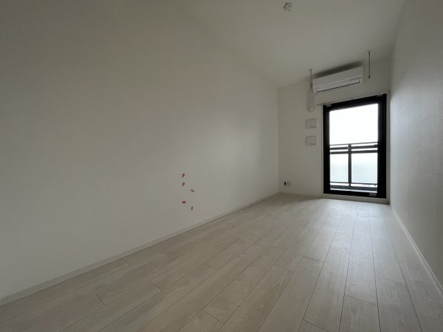 ファーストフィオーレ九条Ⅱの居間・リビング|ファーストフィオーレ九条II　洋室