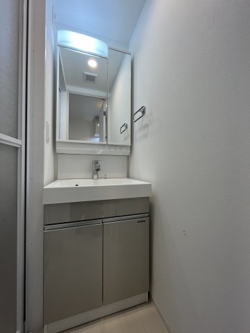 ファーストフィオーレ九条Ⅱの洗面所|ファーストフィオーレ九条II　洗面所