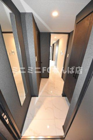S-RESIDENCE難波西alterの玄関