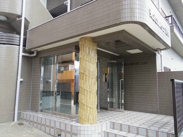 第２ヒルハイツ浅井のエントランス