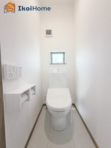 明石市二見町東二見1310-10　全6棟A号棟　新築戸建のトイレ|【ホームページに現地動画掲載中】●年中無休：当日予約可●ウォシュレット・暖房便座脱臭機能付きトイレ