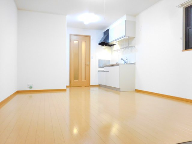 高槻市郡家新町のアパートの居間・リビング