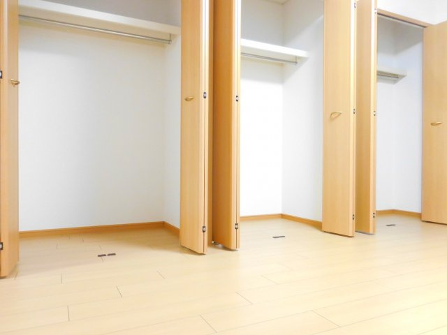 高槻市郡家新町のアパートの収納