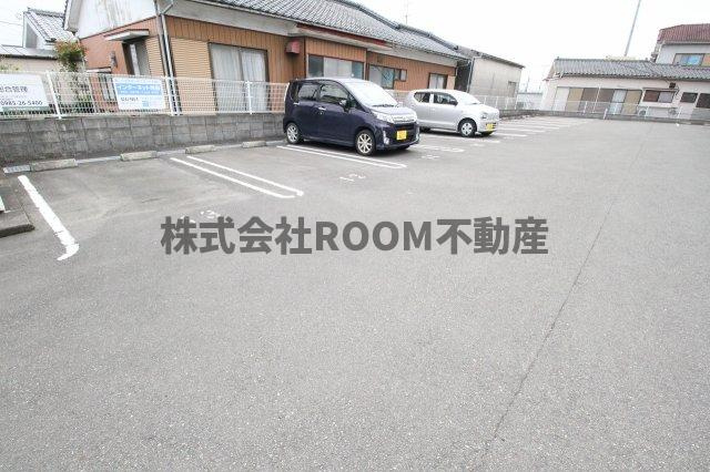 シェルト下川東の駐車場|駐車場に車を止められます