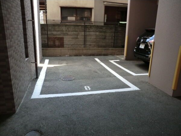 アリターレ博多の駐車場