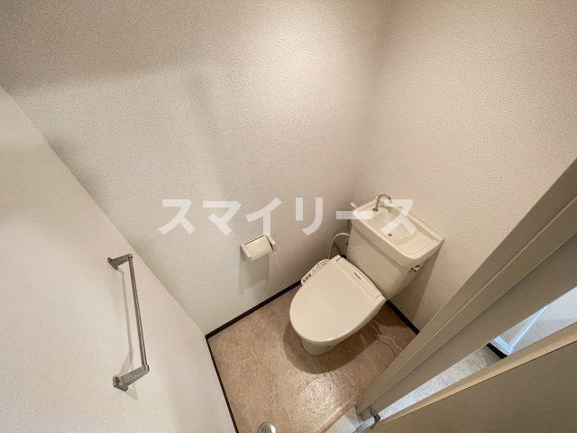 デイズガーデンのトイレ|別号室の参考写真です