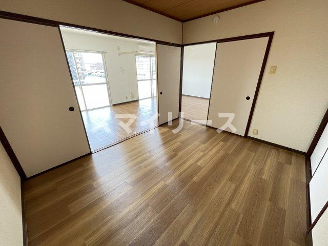 デイズガーデンの居間・リビング|別号室の参考写真です