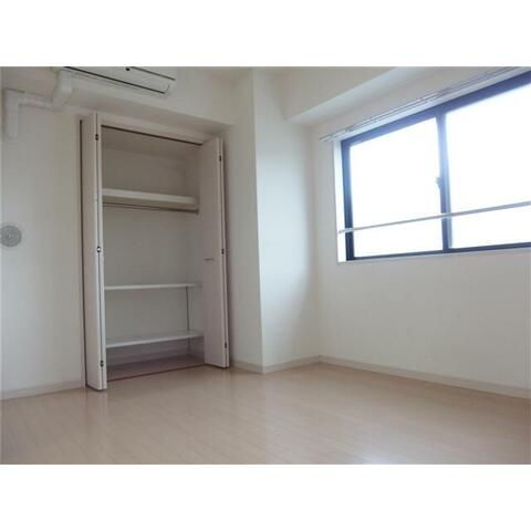 Villa Borgheseの寝室|落ち着いた雰囲気の洋室♪