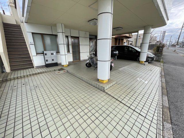 S-YビルⅡの駐車場