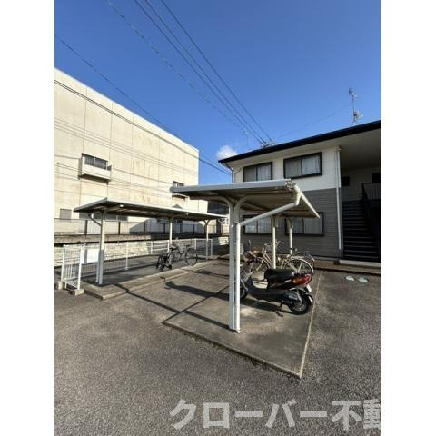 フォブールソレイユＢの駐車場