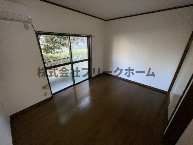 第一育栄ハイツの居間・リビング