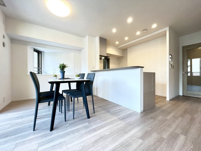 ルネグランディルA棟の居間・リビング