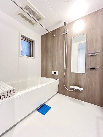 ルネグランディルA棟の浴室